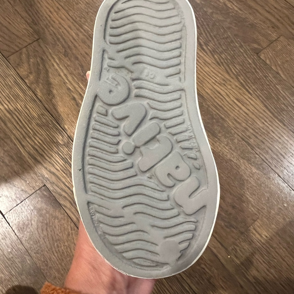 Native Kids Sneakers - Gray Sole